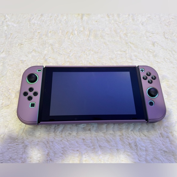 Nintendo Switch ACNH Console Bundle with Accessories - Picture 2 of 13